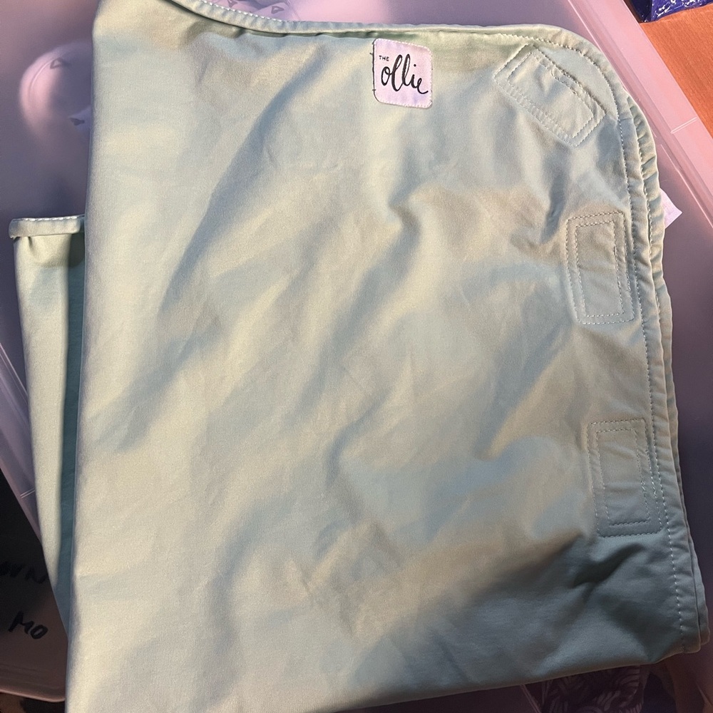 Ollie Baby Swaddle in Light Green